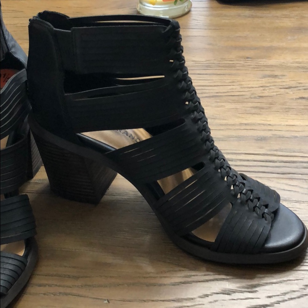 Lucky Brand Black Leather Sandals 9.5 shoes
